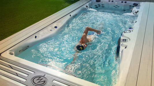 Zwemspa in de Tuin vs. Zwembad: Welke Optie is het Beste voor Uw Tuin?